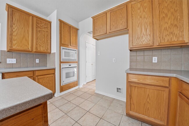 Building Photo - 7907 Swan Hollow Ct