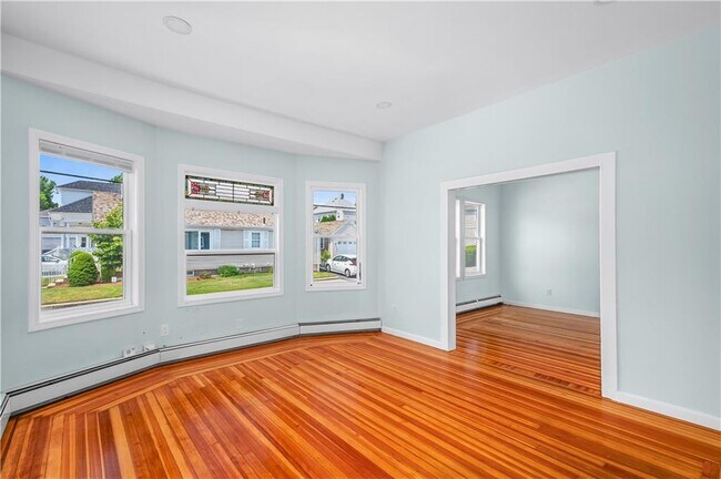 Building Photo - 178 Ledge St