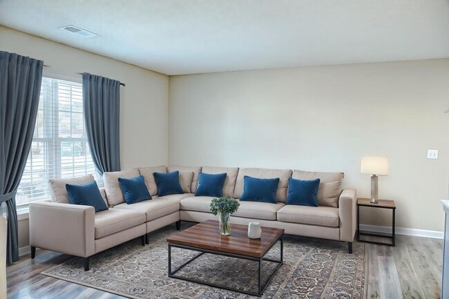 Building Photo - If you choose Autumn Chase we will both be LUCKY!!