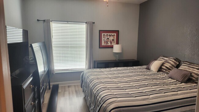 Building Photo - 4220 Gator Trace Ave