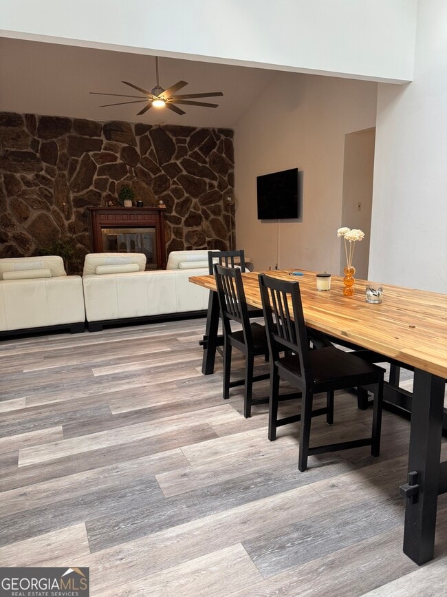 Primary Photo - 1014 Curran St NW