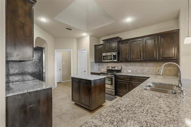 Building Photo - 1216 Vaughna Dr