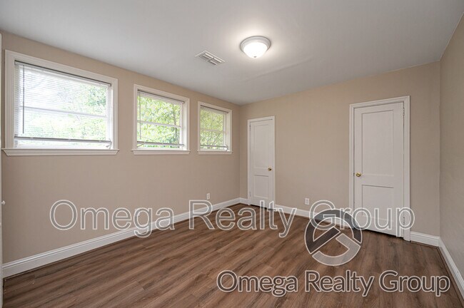 Building Photo - 568 Morningview Dr