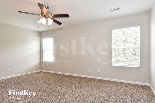 Building Photo - 137 Silver Creek Trail