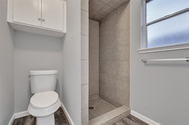 Building Photo - 11727 Scottsdale Dr