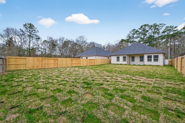 Building Photo - 1107 Lyle W Ave