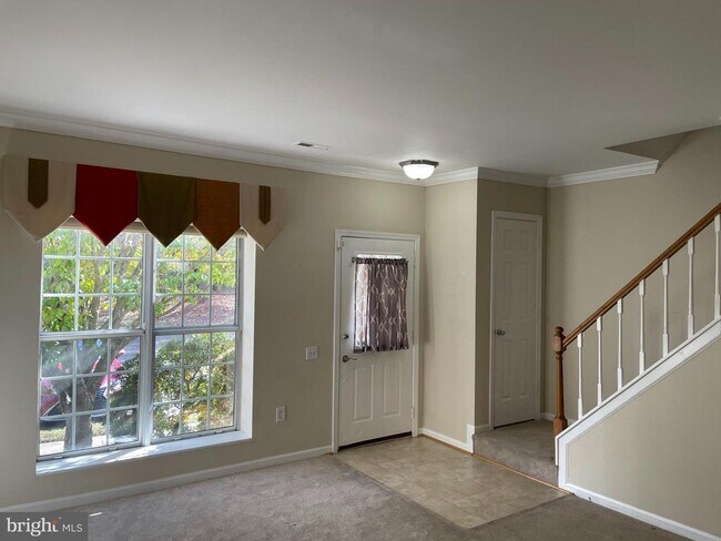 Building Photo - 7140 Westfield Ct