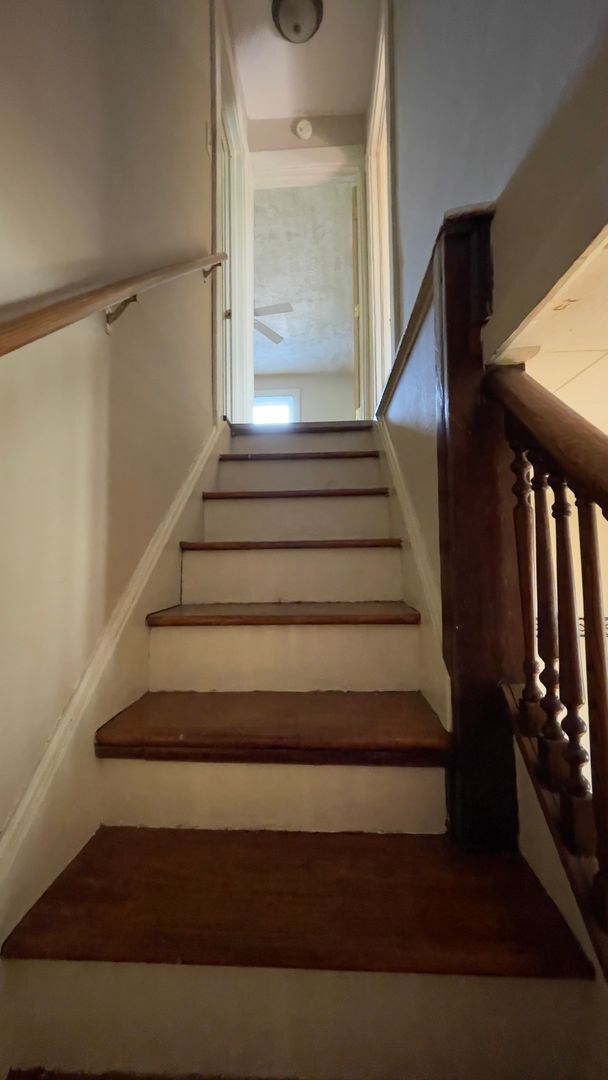 Building Photo - BATTLEGROUND... Historic 3 Bedroom 1 Bath House