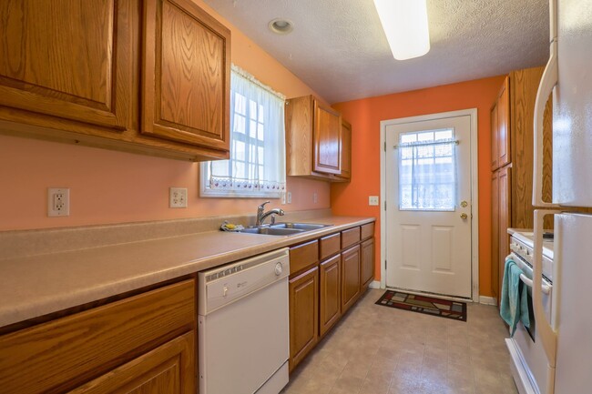 Building Photo - Montgomery- Nova