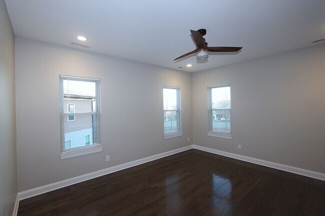 Building Photo - Modern Style Home in Downtown Durham!