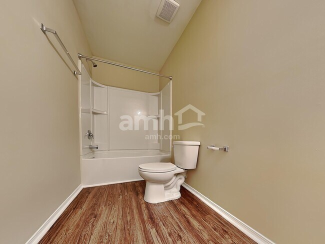 Building Photo - 423 Kerriann Ln