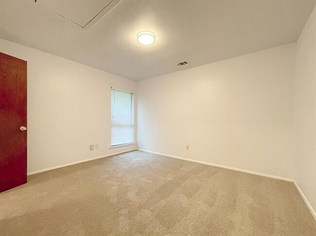 Building Photo - 3570 Ranch Rd 2222