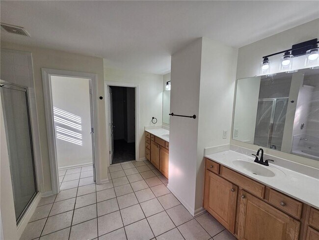 Building Photo - 1186 Scenic View Cir