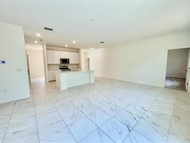 Building Photo - 2534 Longworthy Rd