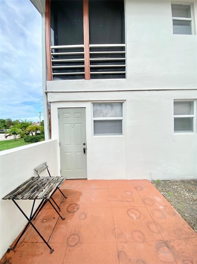 Building Photo - 3200 Coral Springs Dr