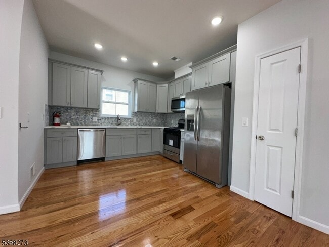 Building Photo - 476 Meade St