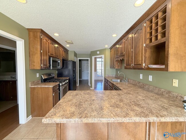 Building Photo - 176 Timber Oak Rd