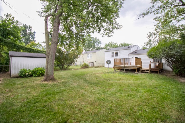 Building Photo - 437 S Haven Rd