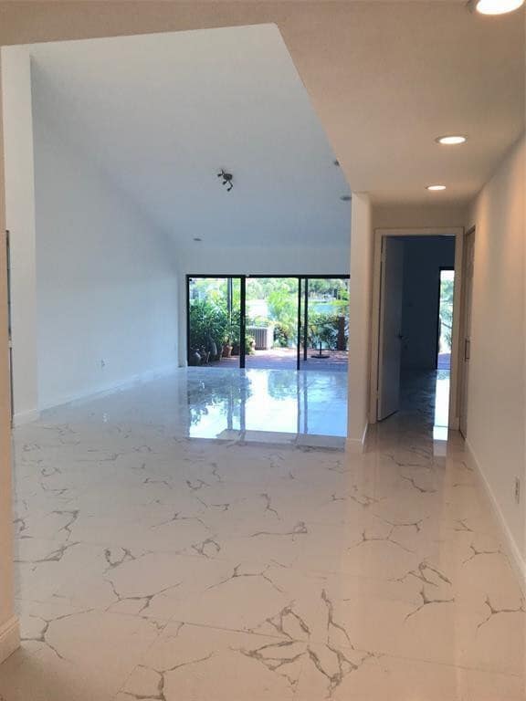 Building Photo - 598 NE 199th Terrace