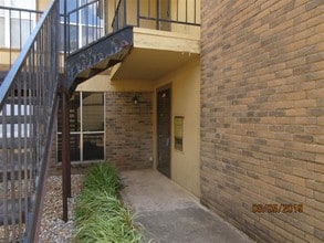 Building Photo - 6552 N Meridian Ave