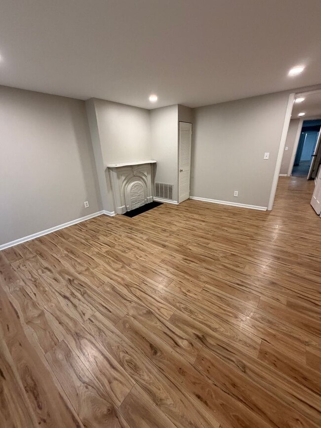 Building Photo - Gorgeous Updated 3 bedroom house!