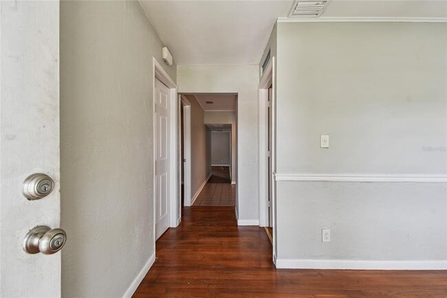 Building Photo - 751 Southwest Boulevard N