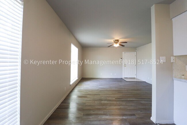 Building Photo - 4318 E 67th St