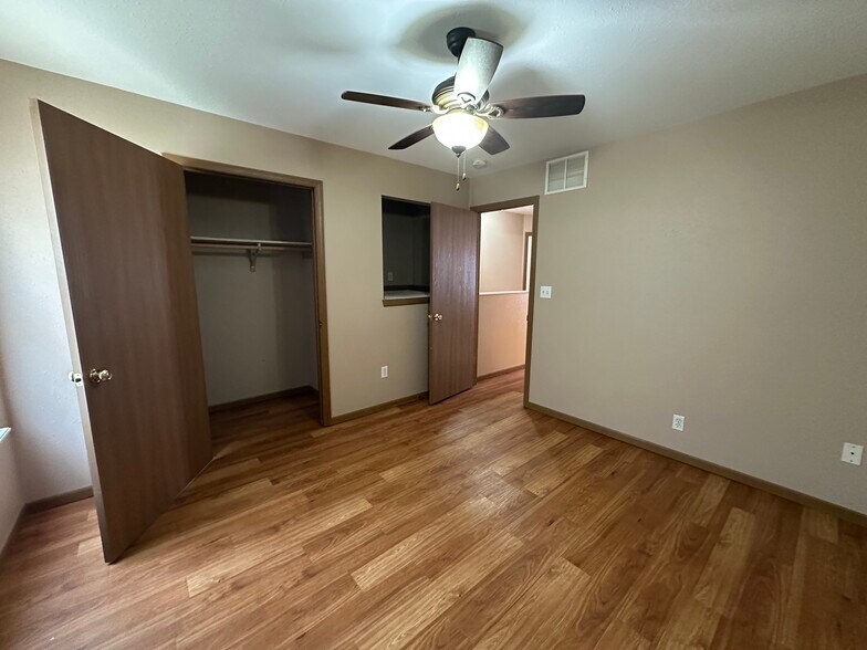Bedroom #4 - Upper Lvl - 3504 Zinnia Dr