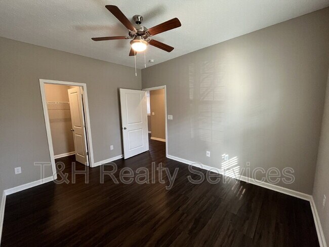 Building Photo - 5642 Brownstone Dr