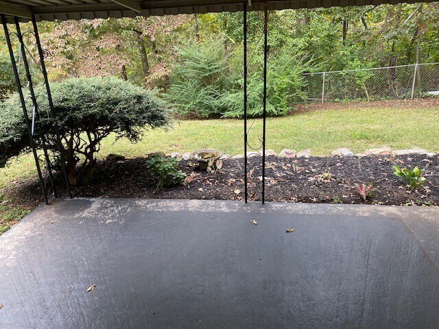 Building Photo - Knoxville, 3 bedroom home with fenced yard