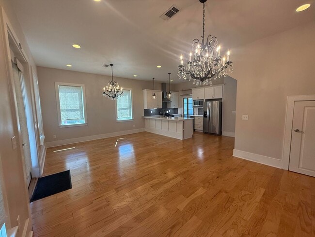 Building Photo - Beautiful Single Family Home