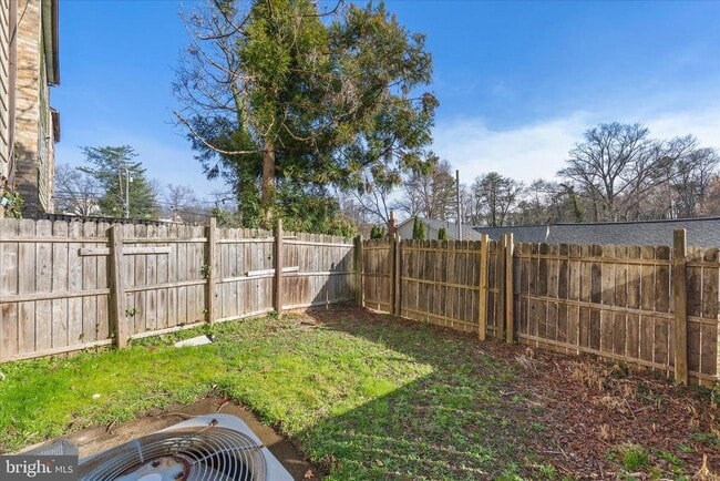 Building Photo - 6911 Cipriano Woods Ct