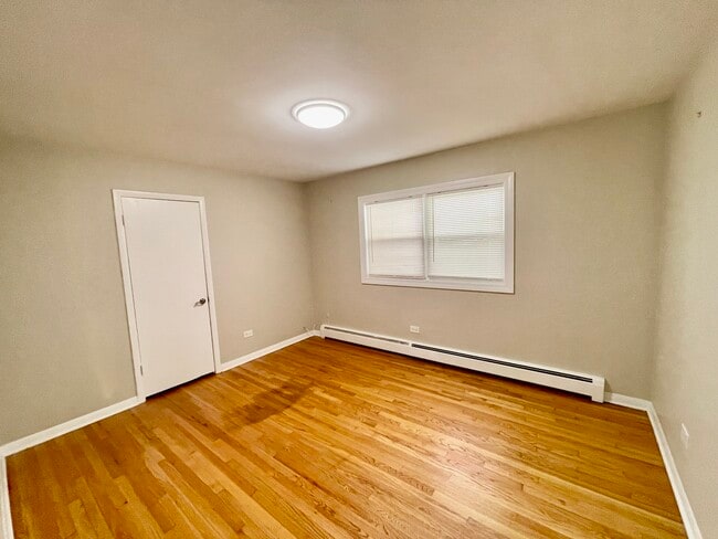 Building Photo - 5158 N Elston Ave