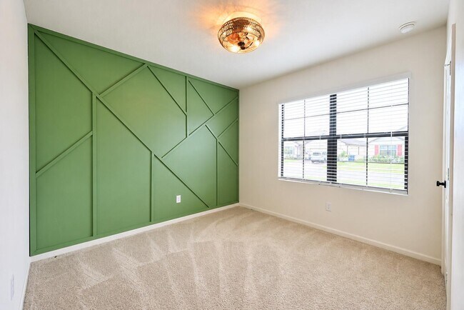 Building Photo - 927 Remington Green Dr SE