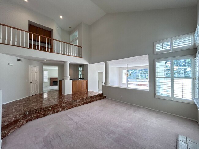 Building Photo - 8132 E Hillsdale Dr