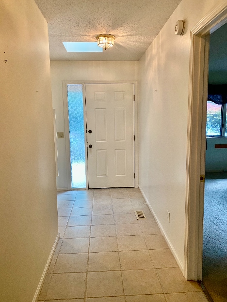 Building Photo - 3 bedroom 3 bathroom Condo in The Oaks