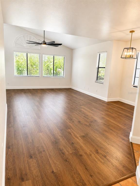 Building Photo - 502 Via Del Oro Dr
