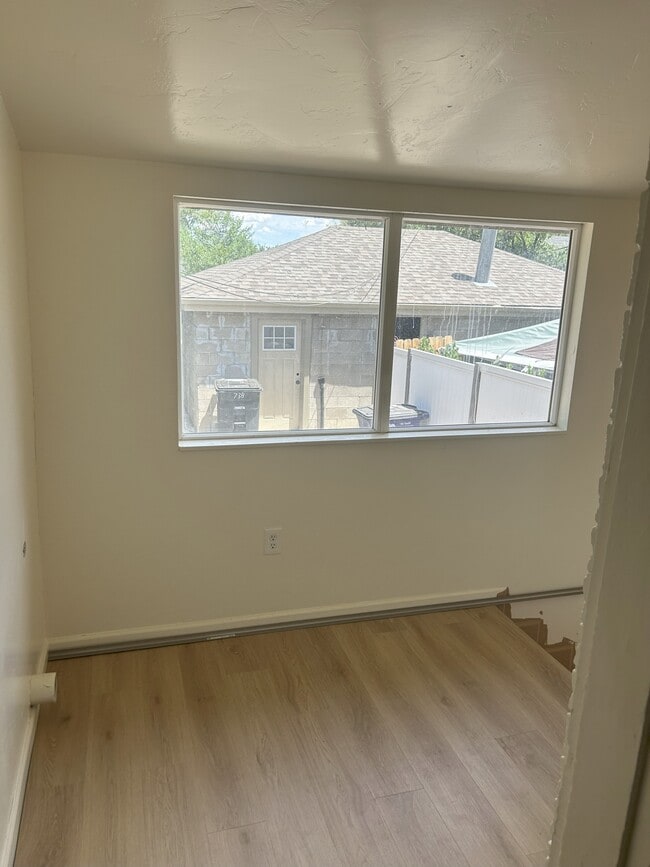 Building Photo - 738 Knox Ct
