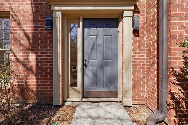 Building Photo - 2207 Heritage Trace Dr