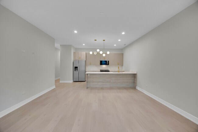 Building Photo - 4629 S Michigan Ave