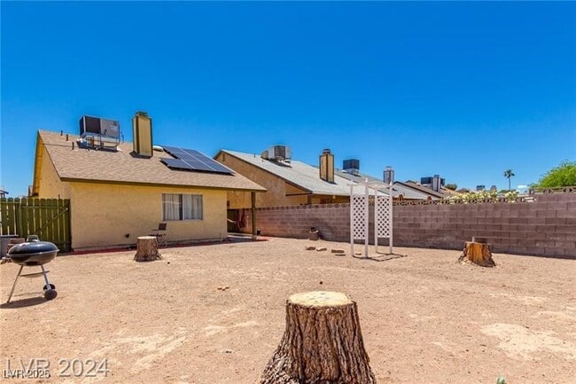 Building Photo - 517 Crony Ave