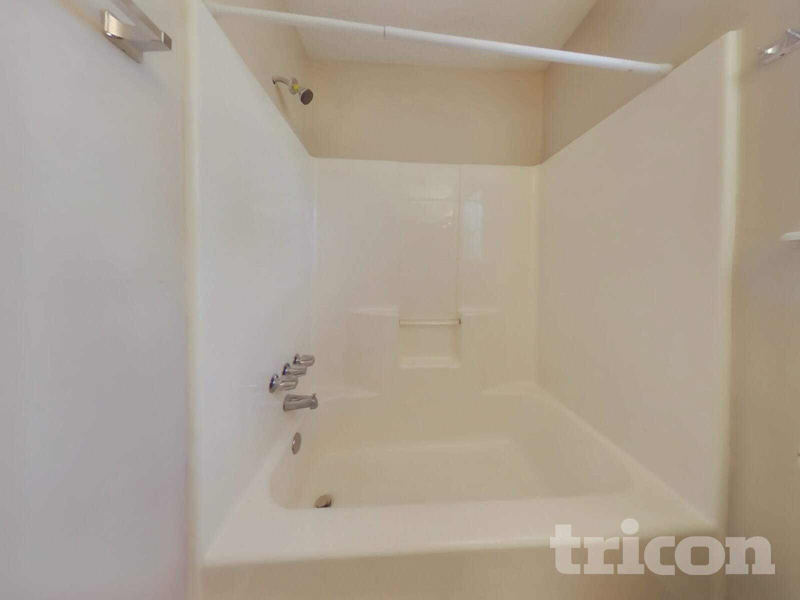 Building Photo - 3520 Willow Tree Cir