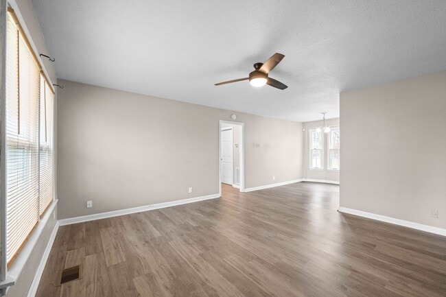 Building Photo - 111 E St