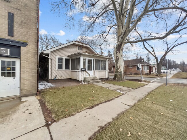 Building Photo - 3928 Upton Ave