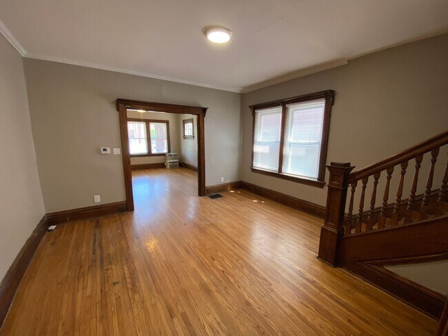 Building Photo - 2211 Neil Ave