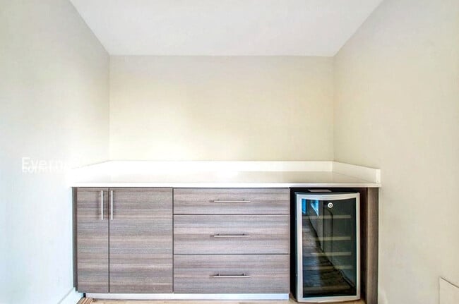 Building Photo - 1804 Cahal Ave
