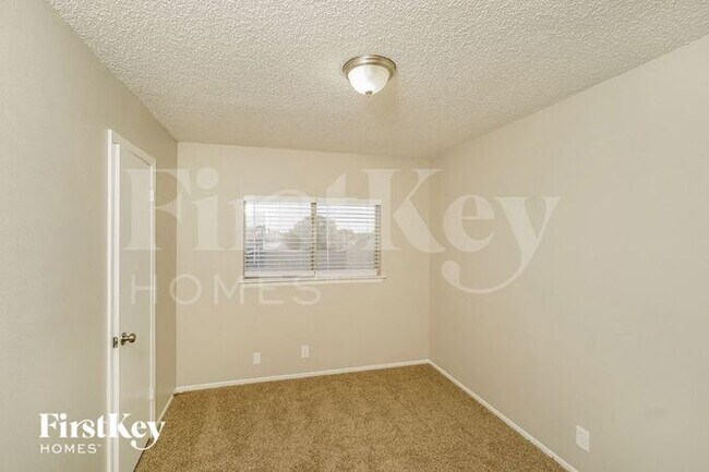 Building Photo - 8180 Maple Meadow Dr