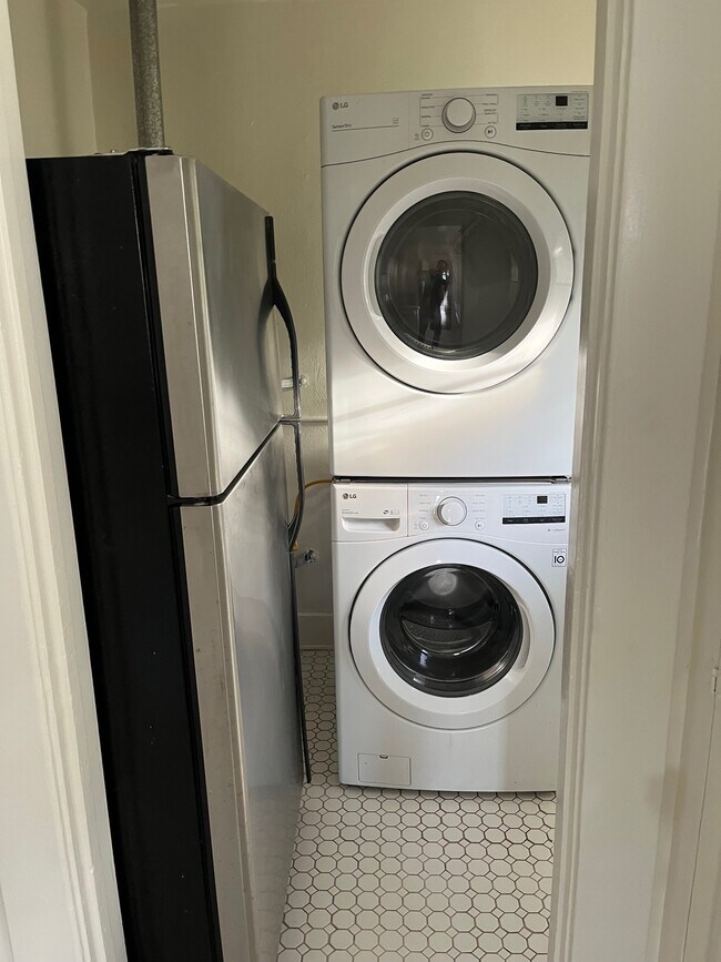 Washer / Dryer - 810 Crestmoore Pl