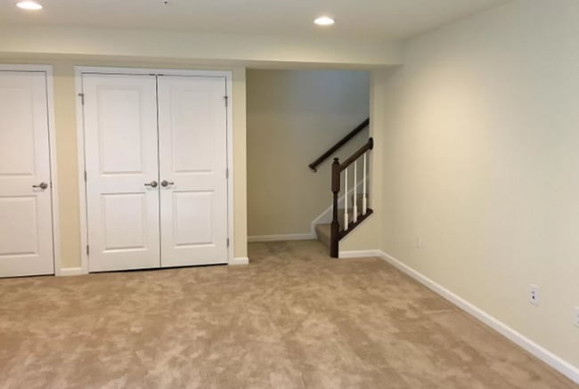 Building Photo - Gorgeous 3 BD/ 2.5 BA Townhouse Available ...