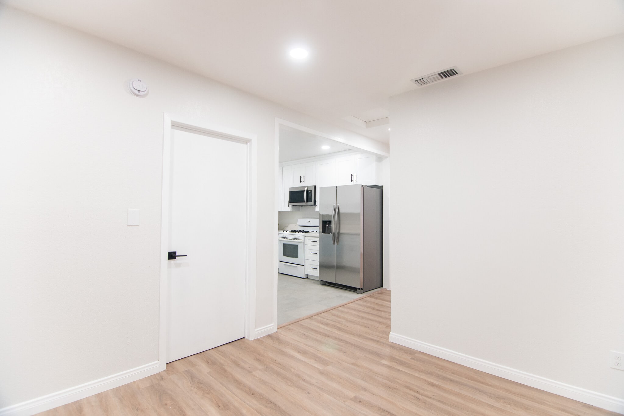 Kitchen & Living room - 14700 Friar St